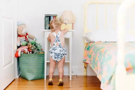 Enfant dans sa chambre