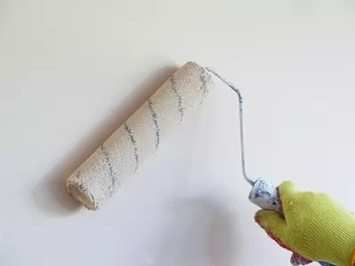 Faut-il traiter les plaques de plâtre avant de les peindre ?