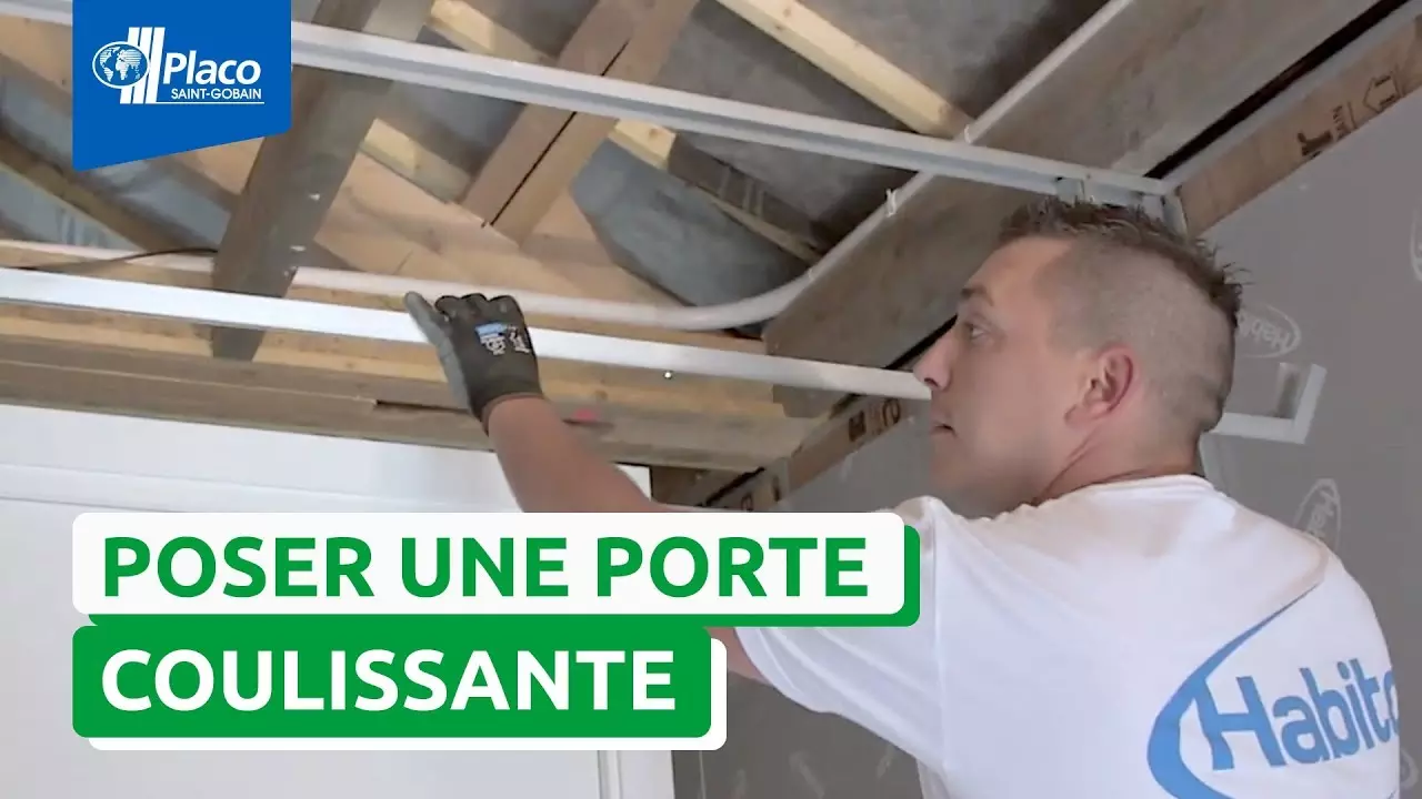 Comment poser une porte coulissante pour gagner de la place ? I Les Tutos Placo® thumbnail